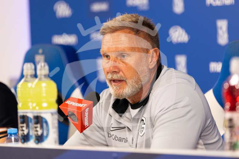 Sport: KONFERENCJA PRASOWA KRC GENK PRZED MECZEM 4. RUNDY ELIMINACYJNEJ LIGI EUROPY - Agencja Fotograficzna